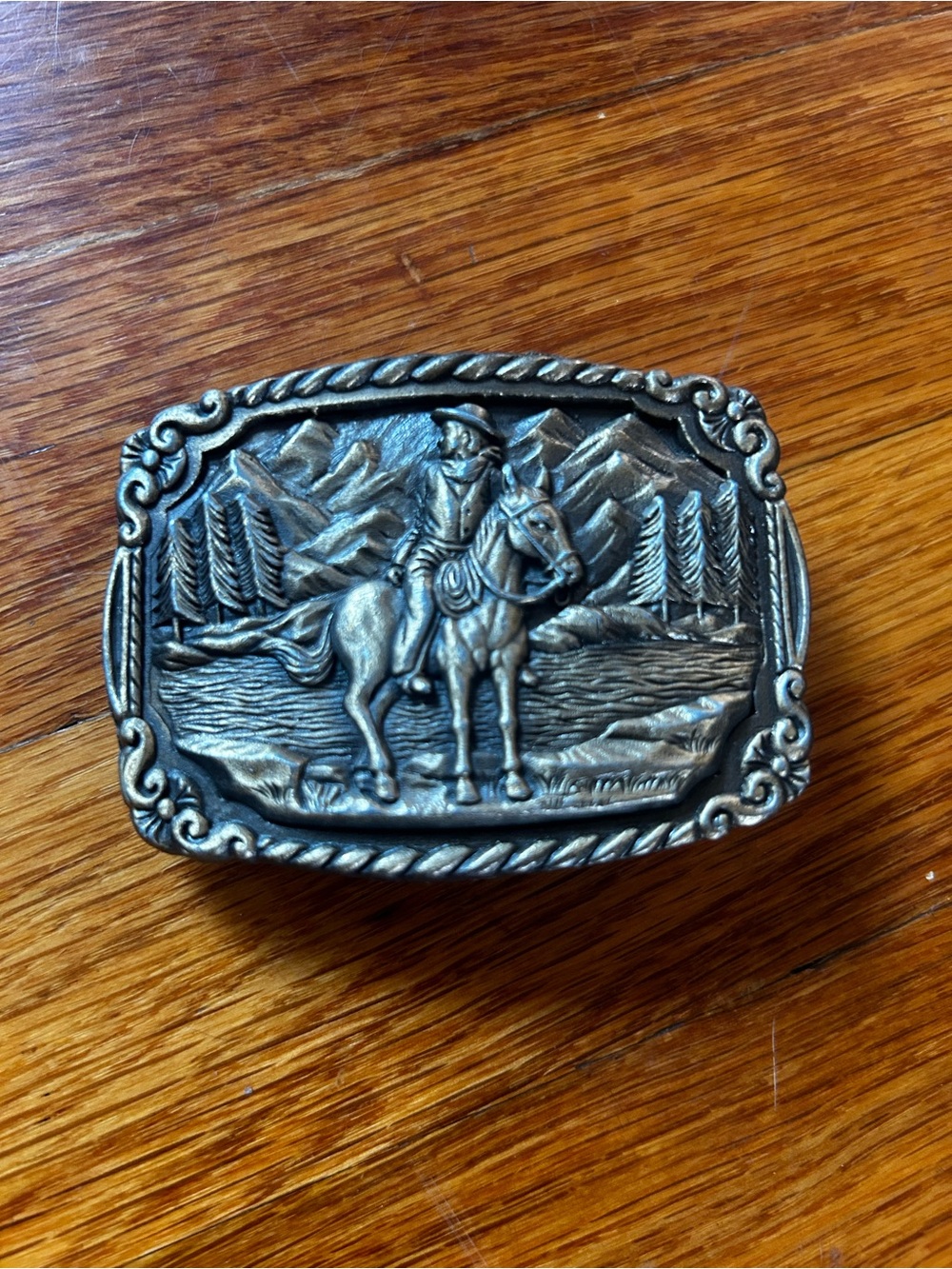 Western Horse Rider Metal Belt Buckle in Antique Silver